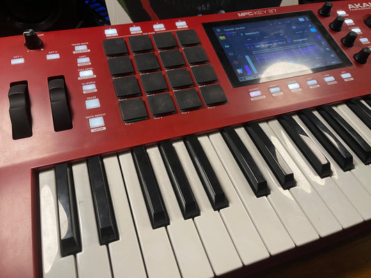 Akai MPC Key 37 used mint condition